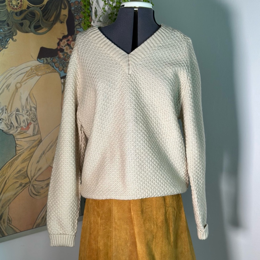 Women’s Vintage Sundowner by Erika‎ Strasberg Honeycomb V-Neck Sweater